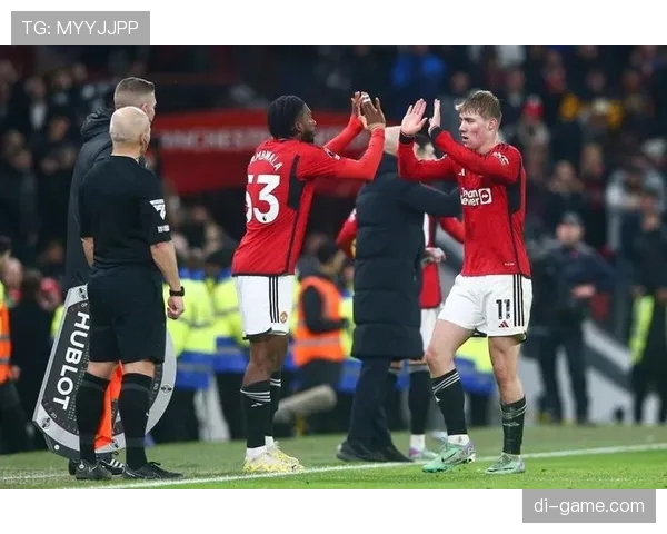 拉什福德携手队友默契出击,球队状态回升再创佳绩