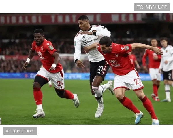 库法尔助西汉姆联稳居英超前列,防守端表现亮眼展现新风貌 库法尔助西汉姆联稳居英超前列,防守端表现亮眼展现新风貌